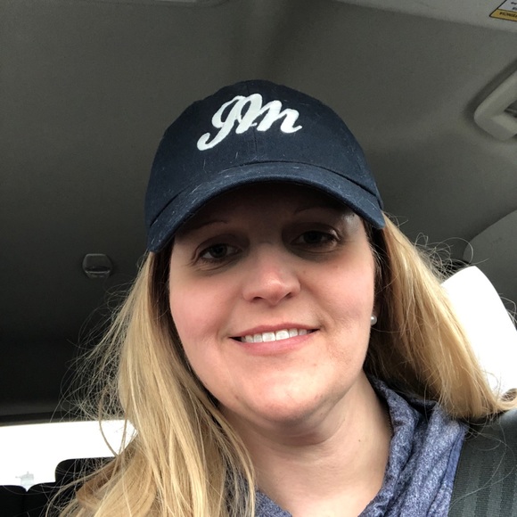 Profile Picture of Sarah Sillato (@sbauman716) on Poshmark