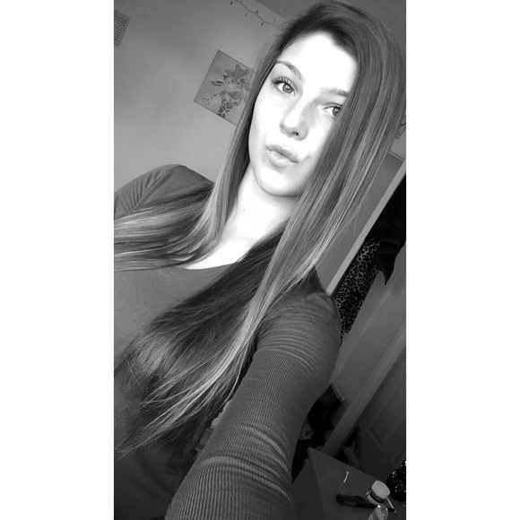 Profile Picture of Alice Ottolino (@aliceotto) on Poshmark