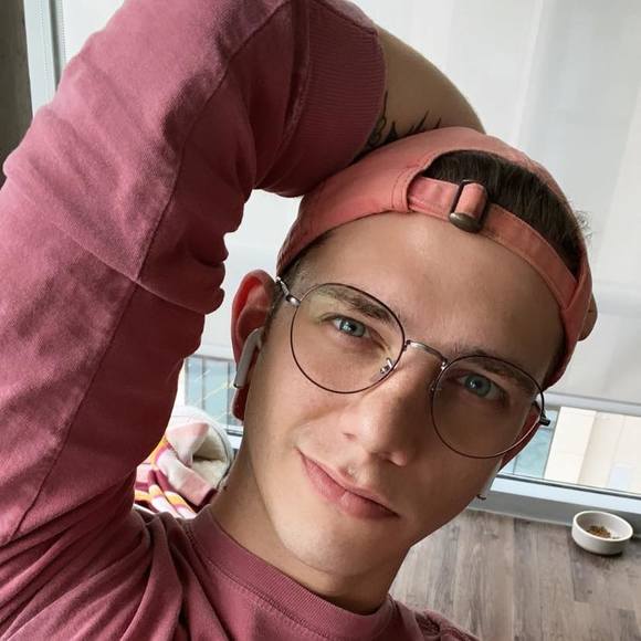 Profile Picture of Scotty Hayes (@scottyhayesfb) on Poshmark