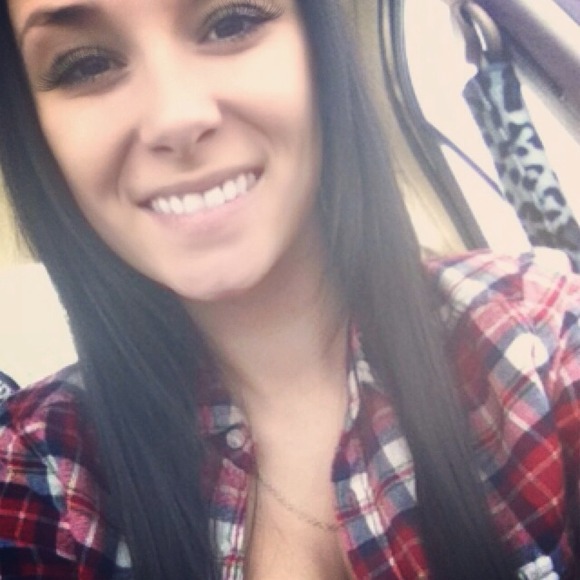 Profile Picture of Kait Spiridigliozzi (@kait_tai) on Poshmark