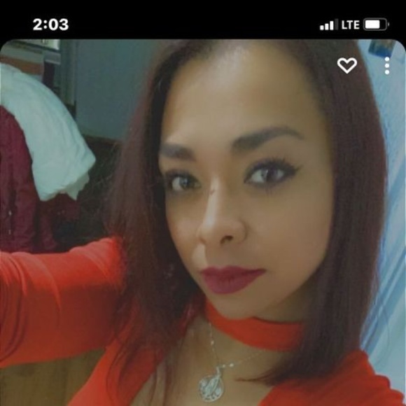 Profile Picture of Rosa Isela (@africa_18_ai) on Poshmark