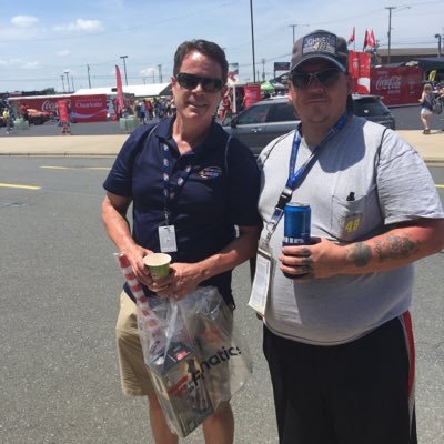 Profile Picture of Travis Bloss (@blowncork) on Twitter