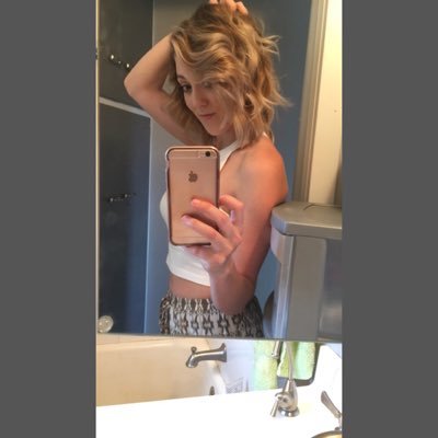Profile Picture of Alyssa Thatcher (@ankruchk) on Twitter