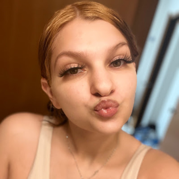 Profile Picture of Rachie Bby (@rachiebby529) on Poshmark