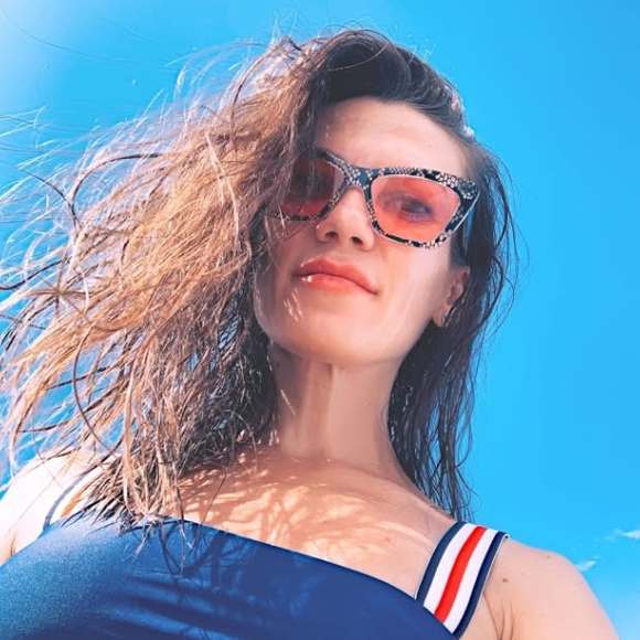 Profile Picture of Stella Andrews (@stellaandrew678) on Poshmark