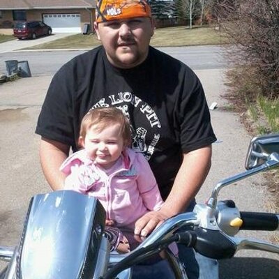 Profile Picture of JOSH HETTICK (@headley712) on Twitter