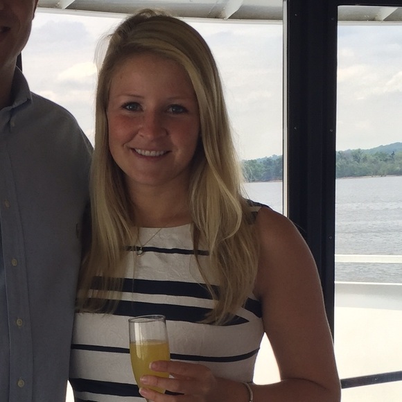 Profile Picture of Joanna Kiser (@joannak2) on Poshmark