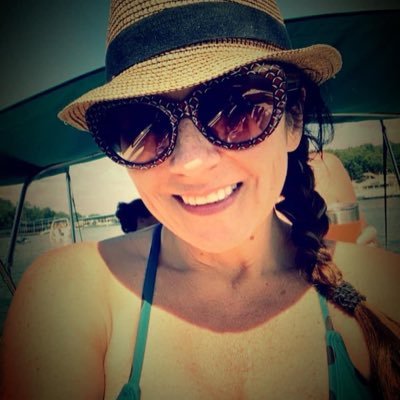 Profile Picture of Jodi Williams (@jodirwilliams) on Twitter