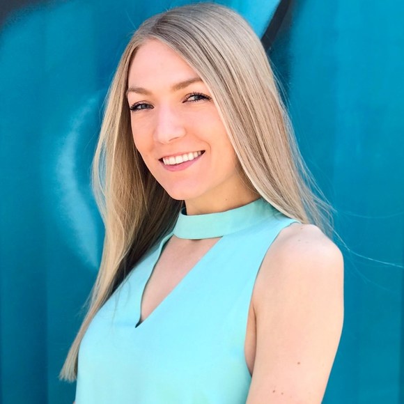 Kylee Beyea - Poshmark Profile Picture of Kylee Beyea (@kyleebeyea) on Poshmark