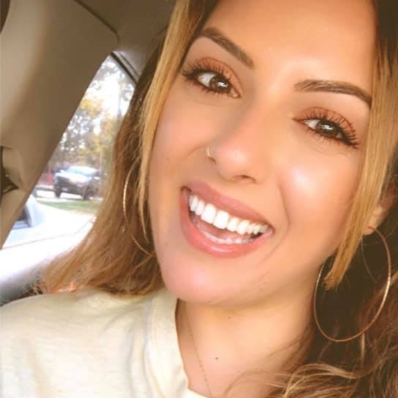 Profile Picture of Kathryn Digioia (@katscloset91) on Poshmark