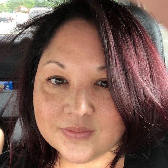 Profile Picture of Mimi Skocik (@lecomte_mimi) on Poshmark