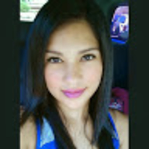 Julia Valenzuela - Poshmark Profile Picture of Julia Valenzuela (@ermosura89) on Poshmark