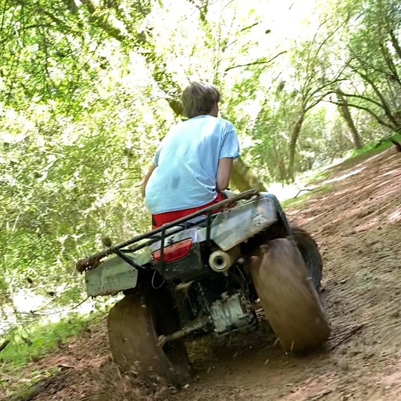 Profile Picture of Nathan Lovett (@nate_lovett25) on Poshmark