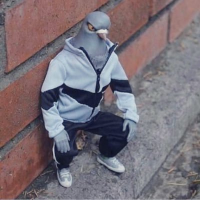Profile Picture of Lark Daniels: Drench Lord 🎲 (@NeonPotluck) on Twitter