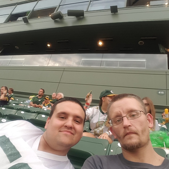 Profile Picture of Glenn Fowles (@glennfowles) on Poshmark