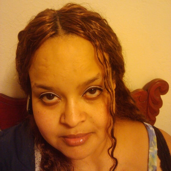 Profile Picture of Teppera Chesher (@teppera) on Poshmark