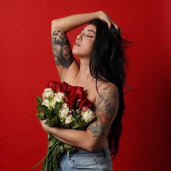 Profile Picture of Brittini Gottner (@brittinigottner) on Poshmark