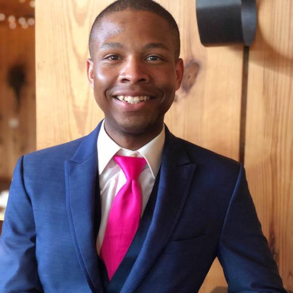 Profile Picture of Trey Edwards (@tramareds) on Poshmark