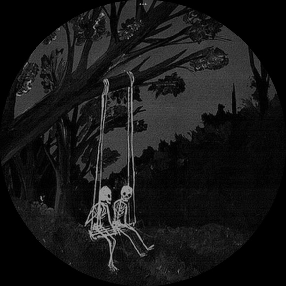 Profile Picture of Violet Rizen (@qtvlsss) on Poshmark