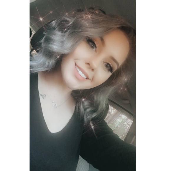 Profile Picture of Jessica Pullen (@jessbp97) on Poshmark
