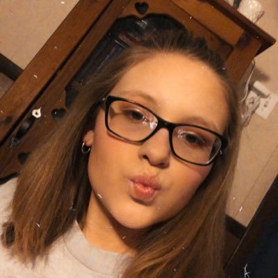 Profile Picture of Claire (@ClaireEckert12) on Twitter