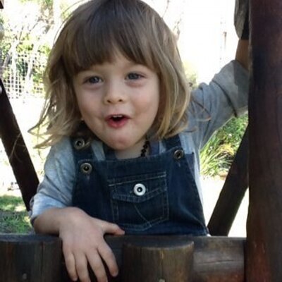 Profile Picture of Helene Scott (@thehappylark) on Twitter
