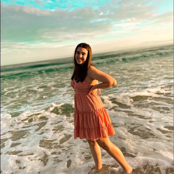 Profile Picture of Julia Willingham (@juliawilling513) on Poshmark