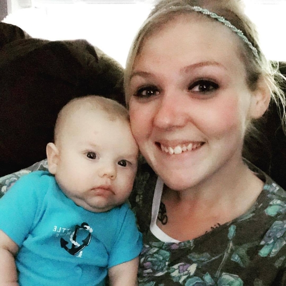 Profile Picture of Faythe Holland (@bandn1213) on Poshmark