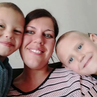 Profile Picture of Amanda Faurie (@amanda.faurie.9) on Facebook