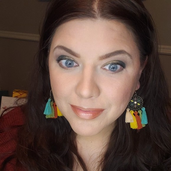 Profile Picture of Pamela Pacer (@pamelapacer) on Poshmark