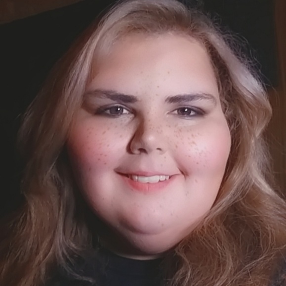 Profile Picture of Jessica Laymon (@_jess_marie18) on Poshmark