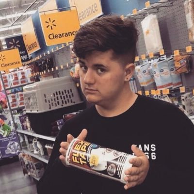 Profile Picture of Freshman (@ThatGuySummers) on Twitter