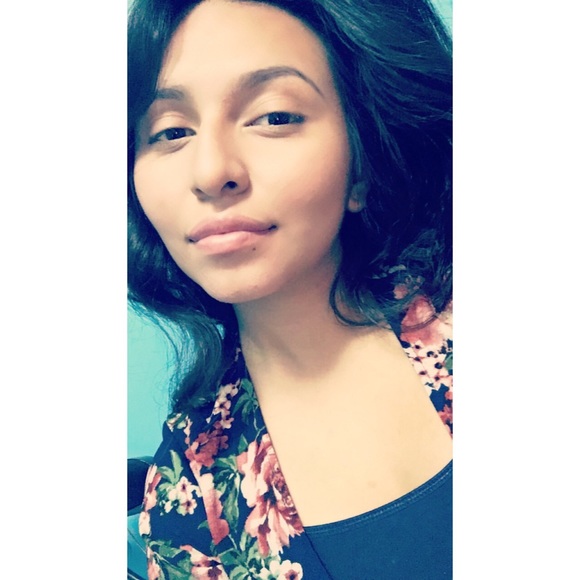 Profile Picture of Mayra Serpas (@mserpasjanira7) on Poshmark