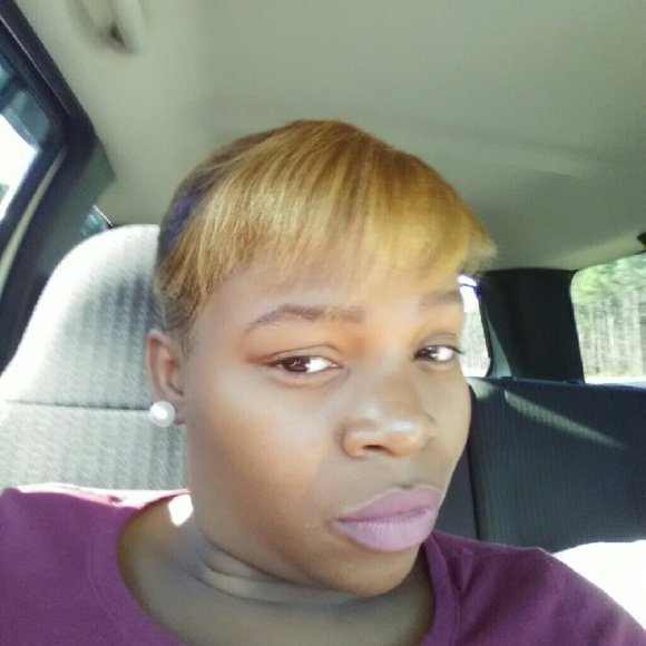 Profile Picture of Toria Dunn (@jussme88) on Poshmark