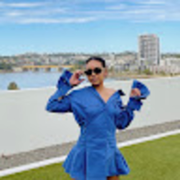 Profile Picture of Shaakirah Sg (@shaakirahsg) on Poshmark