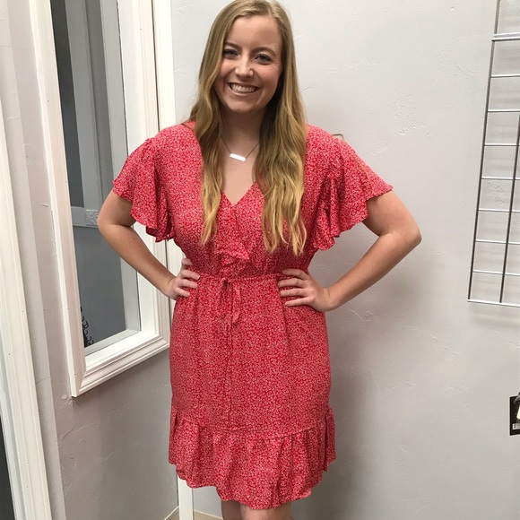 Profile Picture of Alyssa Hillmann (@alyssahillmann) on Poshmark