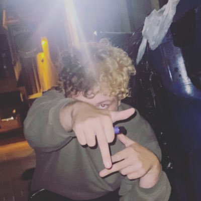 Profile Picture of 𝘤𝘢𝘭𝘦𝘣 𝘩𝘢𝘳𝘥𝘺 (@lemmedriidabote) on Twitter