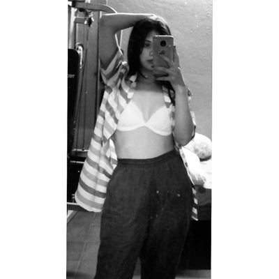 Profile Picture of Yesenia Ayala (@yesenirijilla) on Twitter