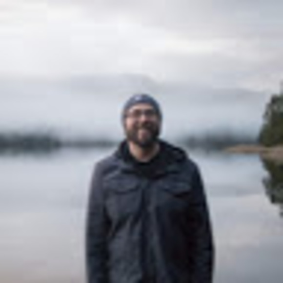 Profile Picture of Jacob Zinn (@jacobzinn) on Poshmark