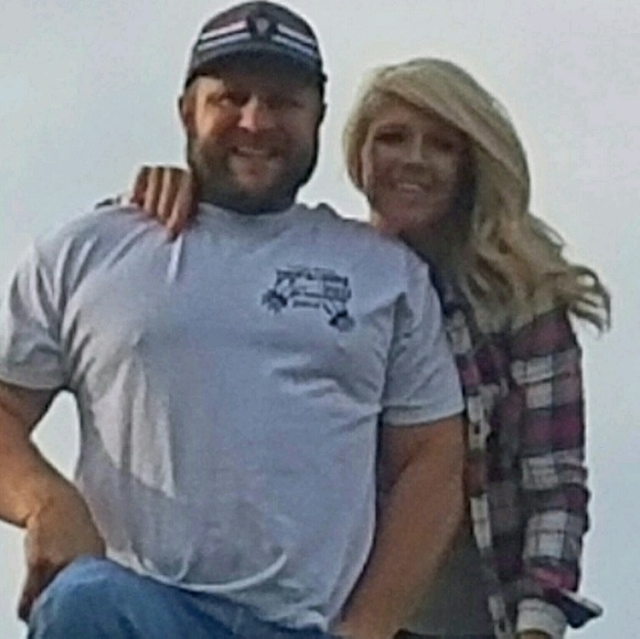 Profile Picture of Mandi Steblay (@mandisteb22) on Poshmark