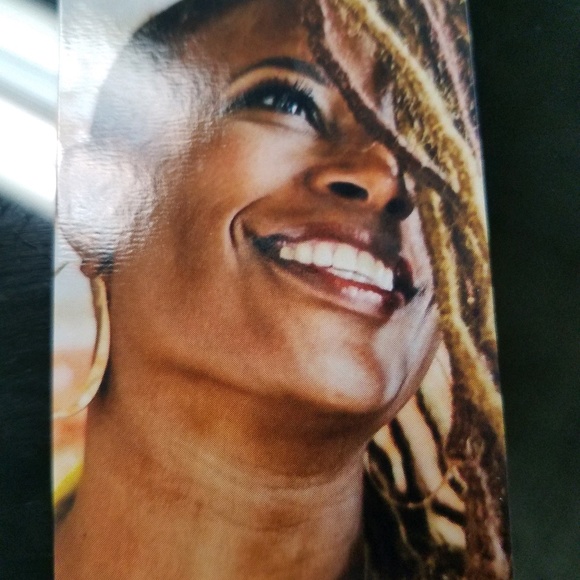 Profile Picture of Andrea Haritos (@aharitos) on Poshmark