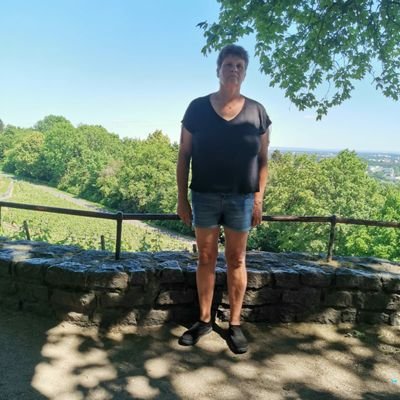 Profile Picture of Sylvia Dechene (@SylviaDechene) on Twitter