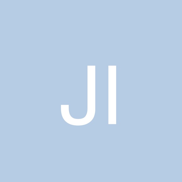 Profile Picture of Jamie Isgrigg (@jamieisgrigg) on Poshmark