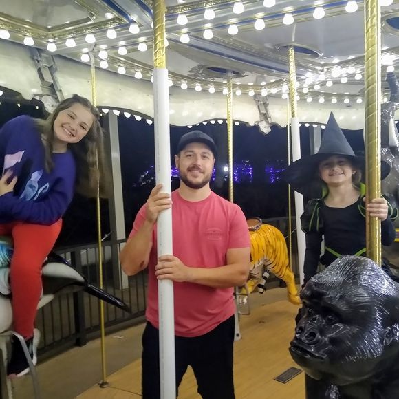 Profile Picture of Olivia Harvard (@oharvard) on Poshmark