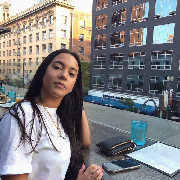 Julia Danders - Poshmark Profile Picture of Julia Danders (@juliaaa_g) on Poshmark