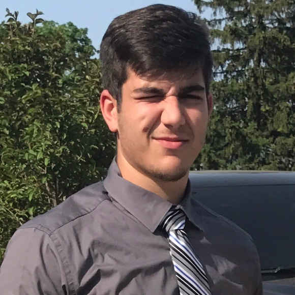 Profile Picture of Chris Auricchio (@q18) on Poshmark