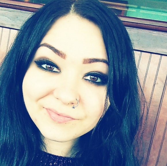 Profile Picture of Kitty Iwaniw (@kitty4649) on Poshmark