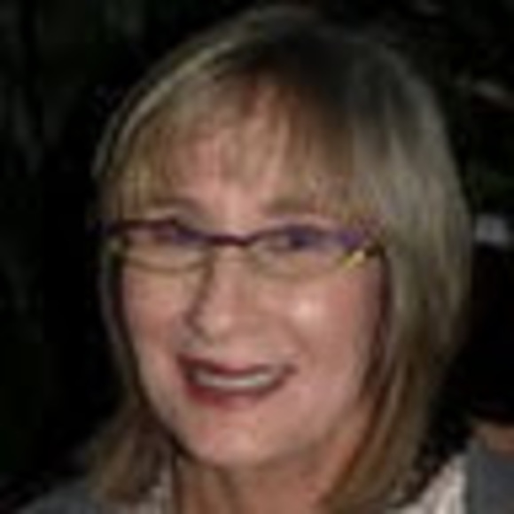 Profile Picture of Barbara Decker (@barbaradecke644) on Poshmark