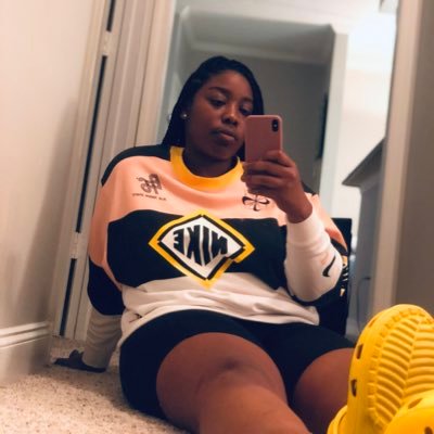 Profile Picture of Danielle (@Ash_Dee_Jay) on Twitter