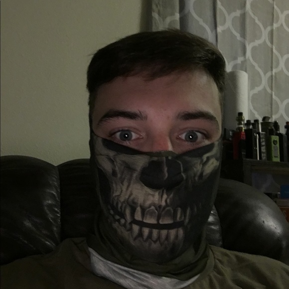 Profile Picture of Joshua Chesnut (@chesnut1992) on Poshmark